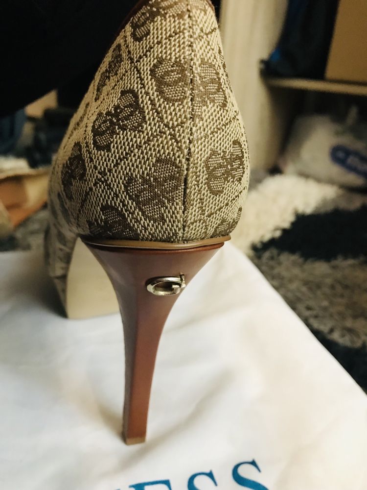 Туфли GUESS оригинал!размер 40
