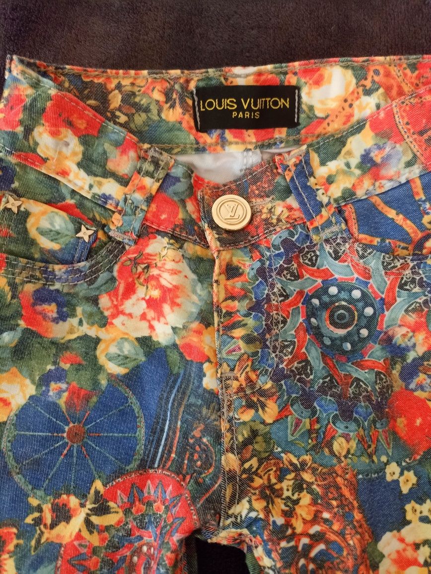 Джинсы тоненькие на девочку Louis Vuitton