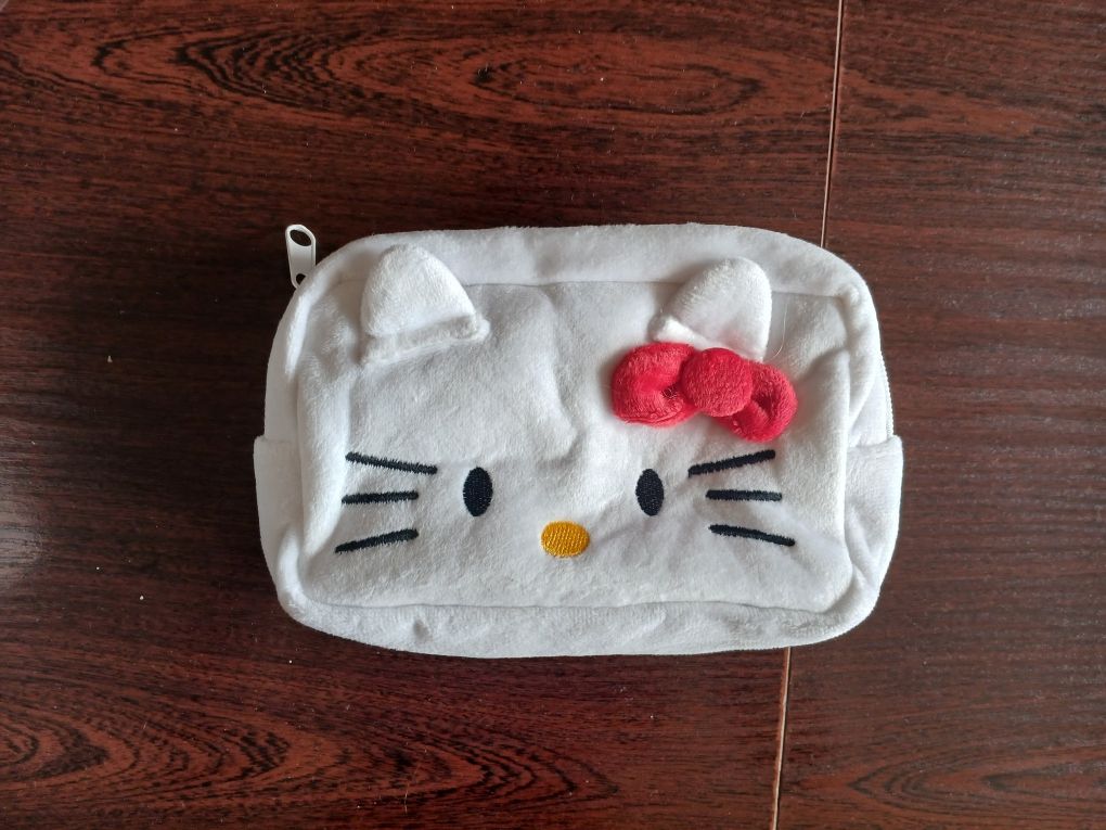 Kosmetyczka/piórnik hello kitty
