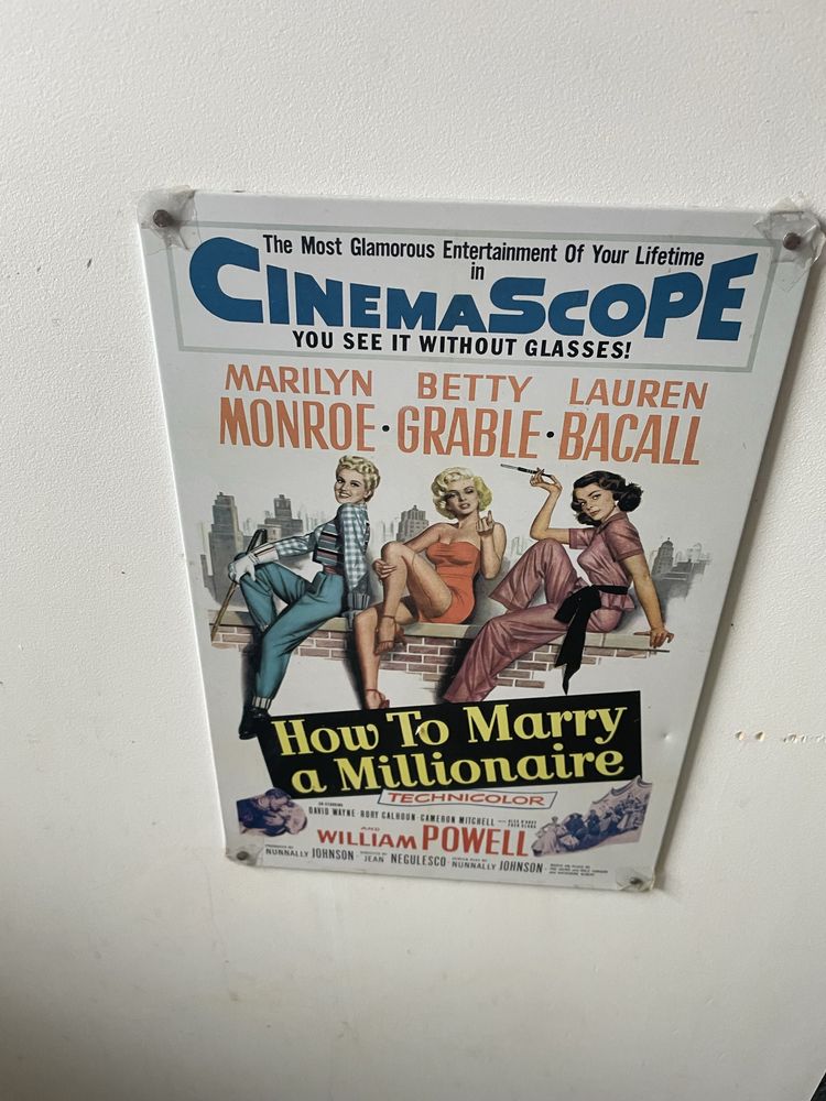 Metalowe tabliczki, rożne rodzaje