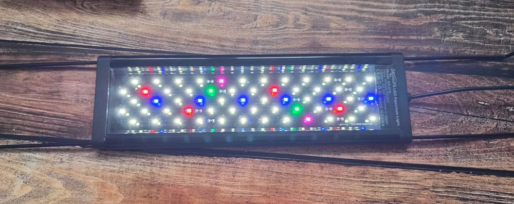 Oświetlenie LED do akwarium
