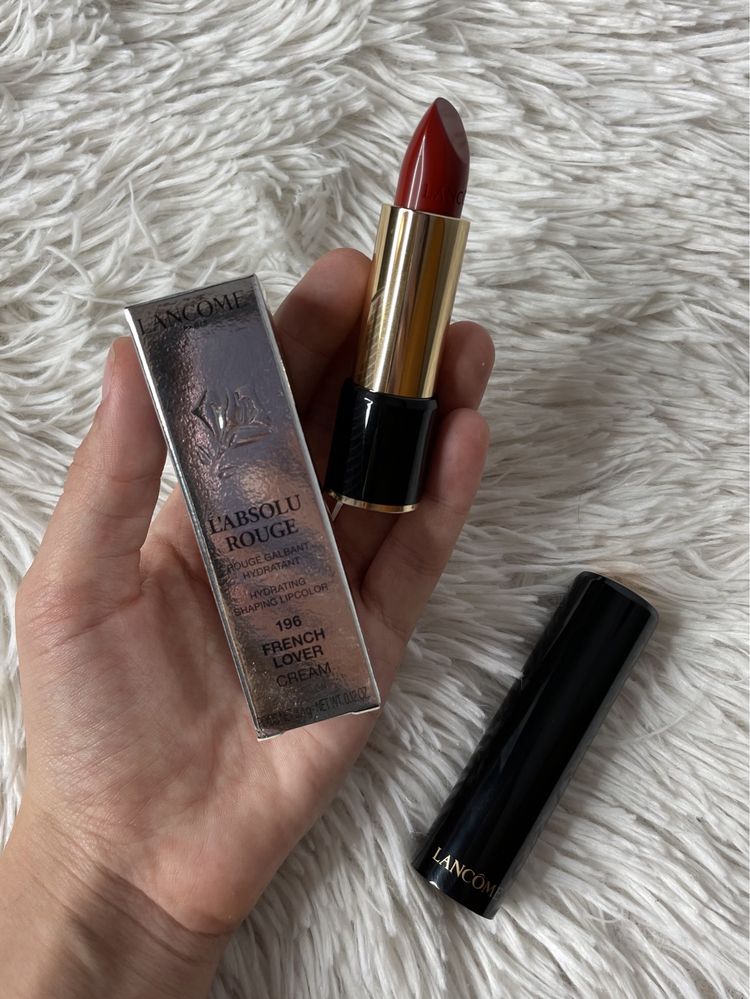 Szminka czerwona pomadka Lancome L’Absolu Rouge kolor French Lover 196