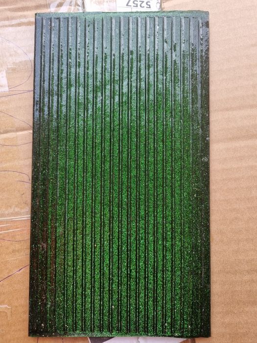 Продам скляну плитку.