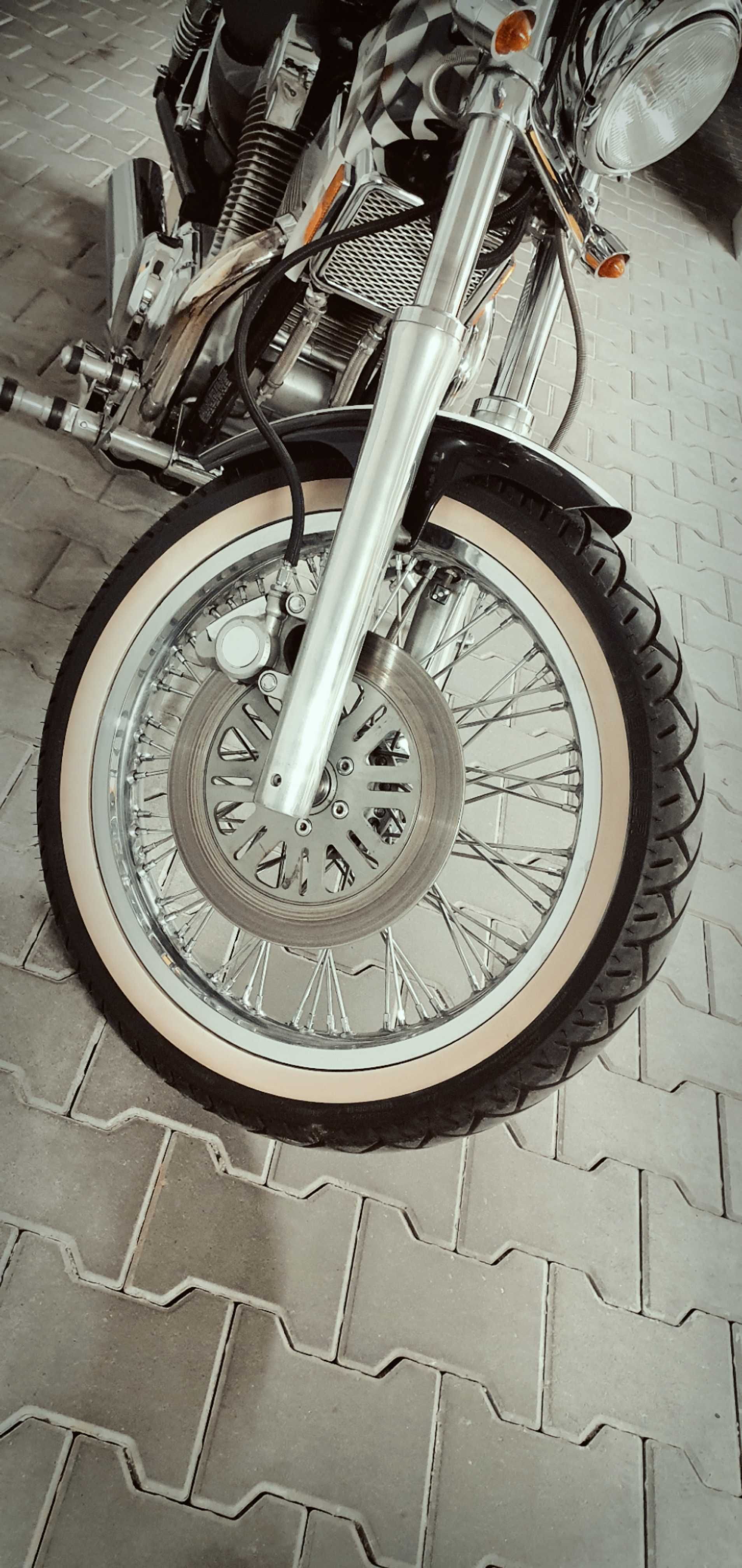 Suzuki Intruder VS1400 Custom