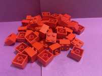 LEGO Czerwone bricki 2x2 szt. 53