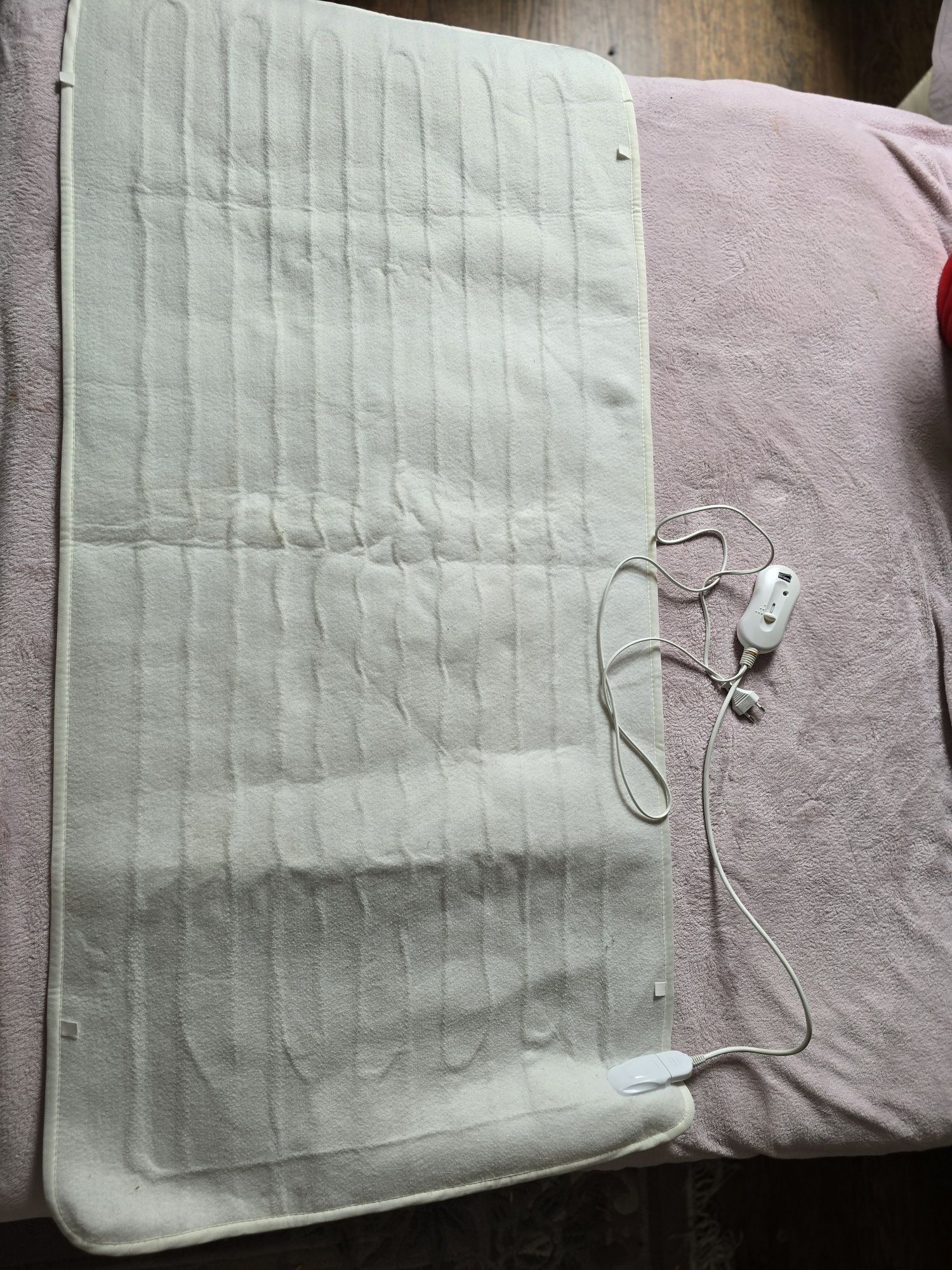 Koc elektryczny podgrzewany mata biała 71x147cm Fairline