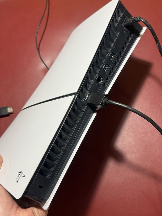 Продаємо PS 5 ідеальний стан