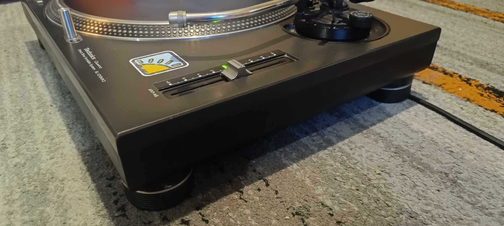 Gramofon Technics 1210 MK2 + slipmata + serato vinyl purple