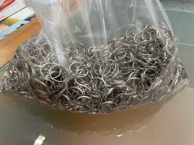Conjunto +- 200 peças em metal para chaveiro/porta-chaves