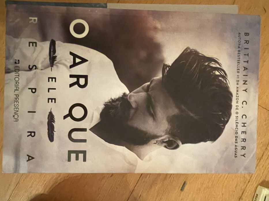 Livros 2 mao como novos