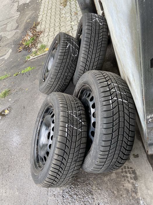 Продам комплект коліс R17  ,зима на авто гр. WAG