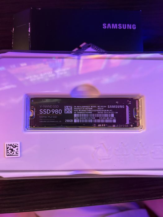 продам SSD M2 SAMSUNG 980 250 GB