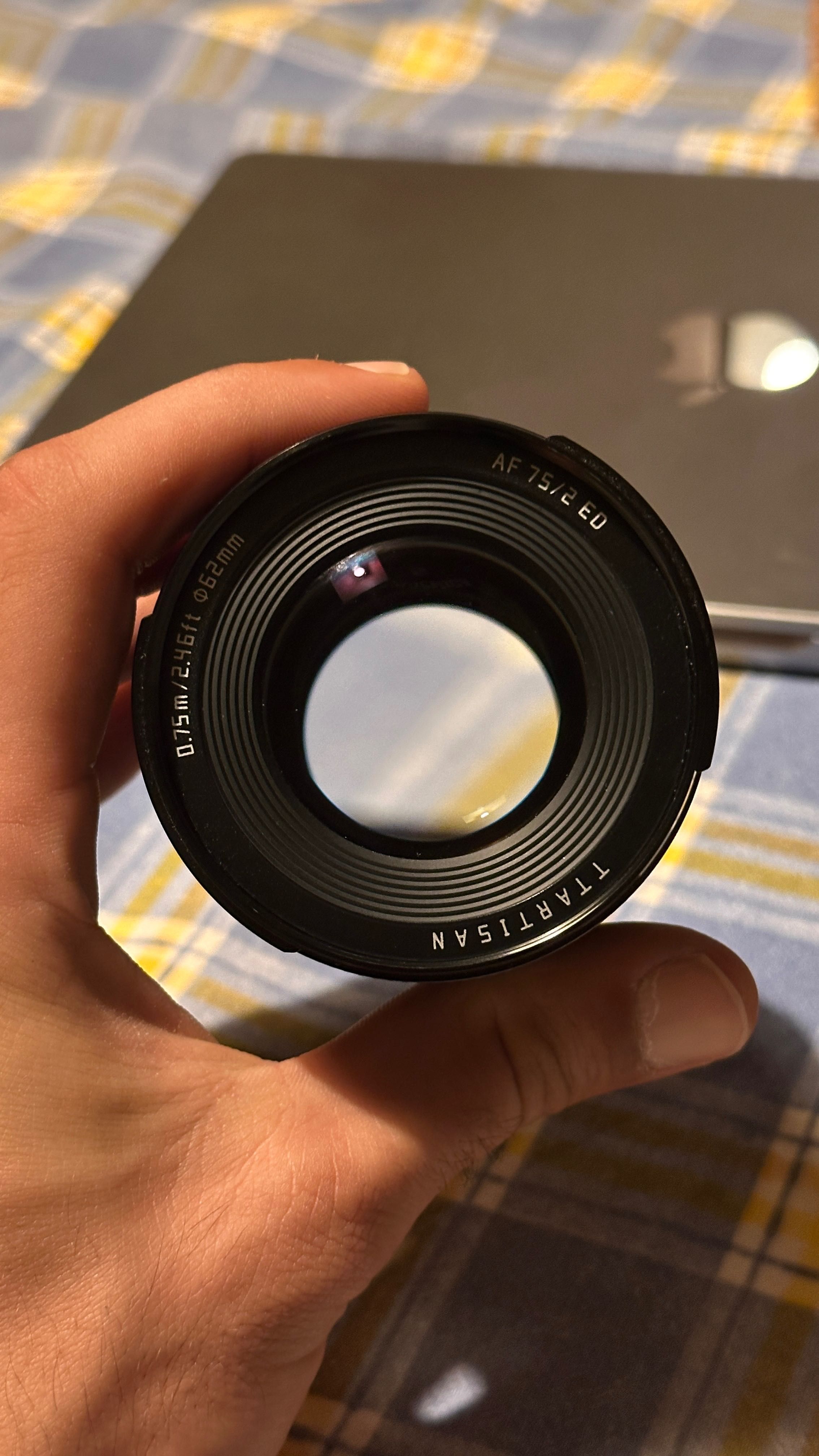 Objetiva Sony TTartisan 75mm F/2