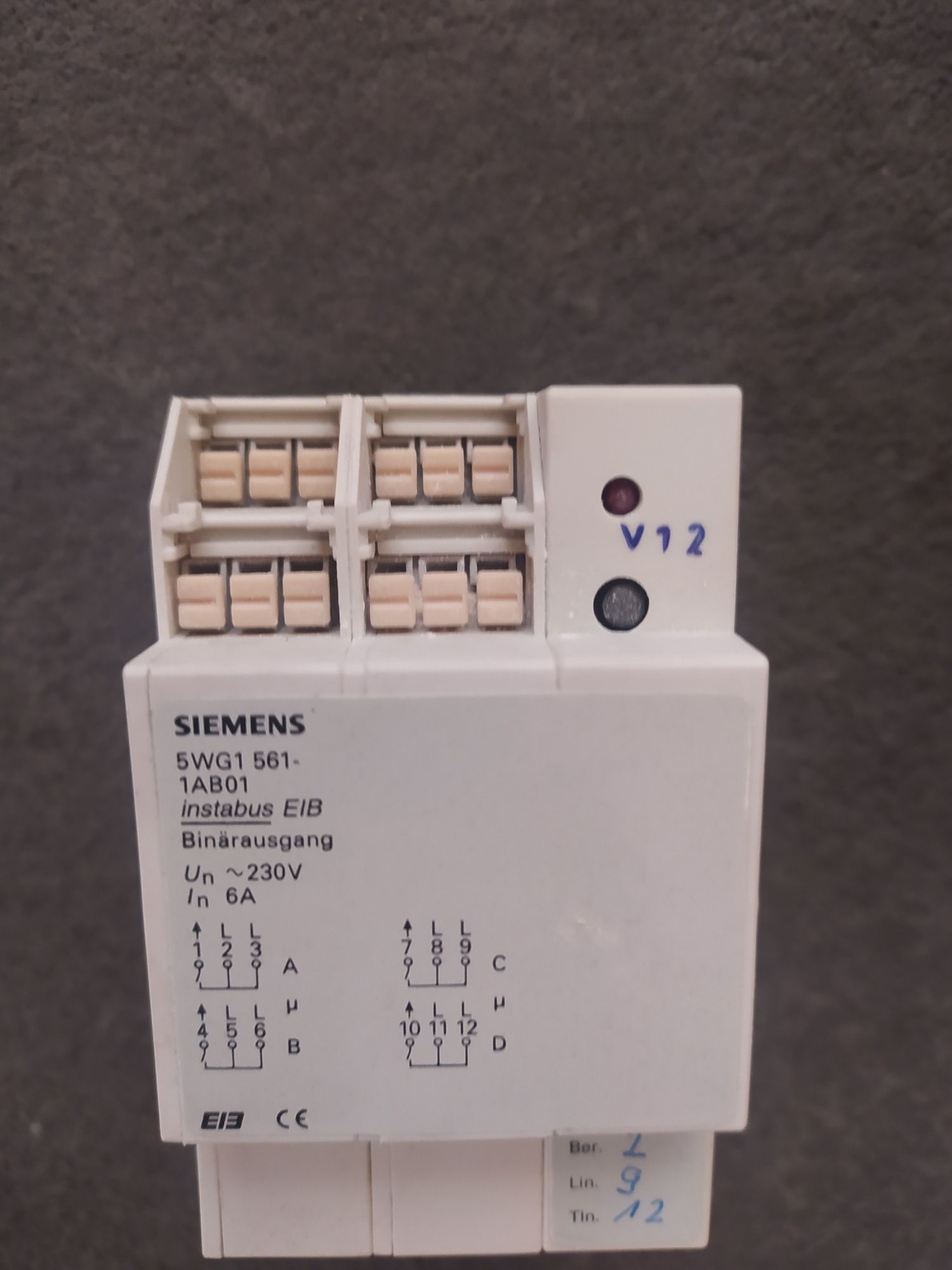 Бинарник Siemens 5WG1 561-1AB01 EIB KNX