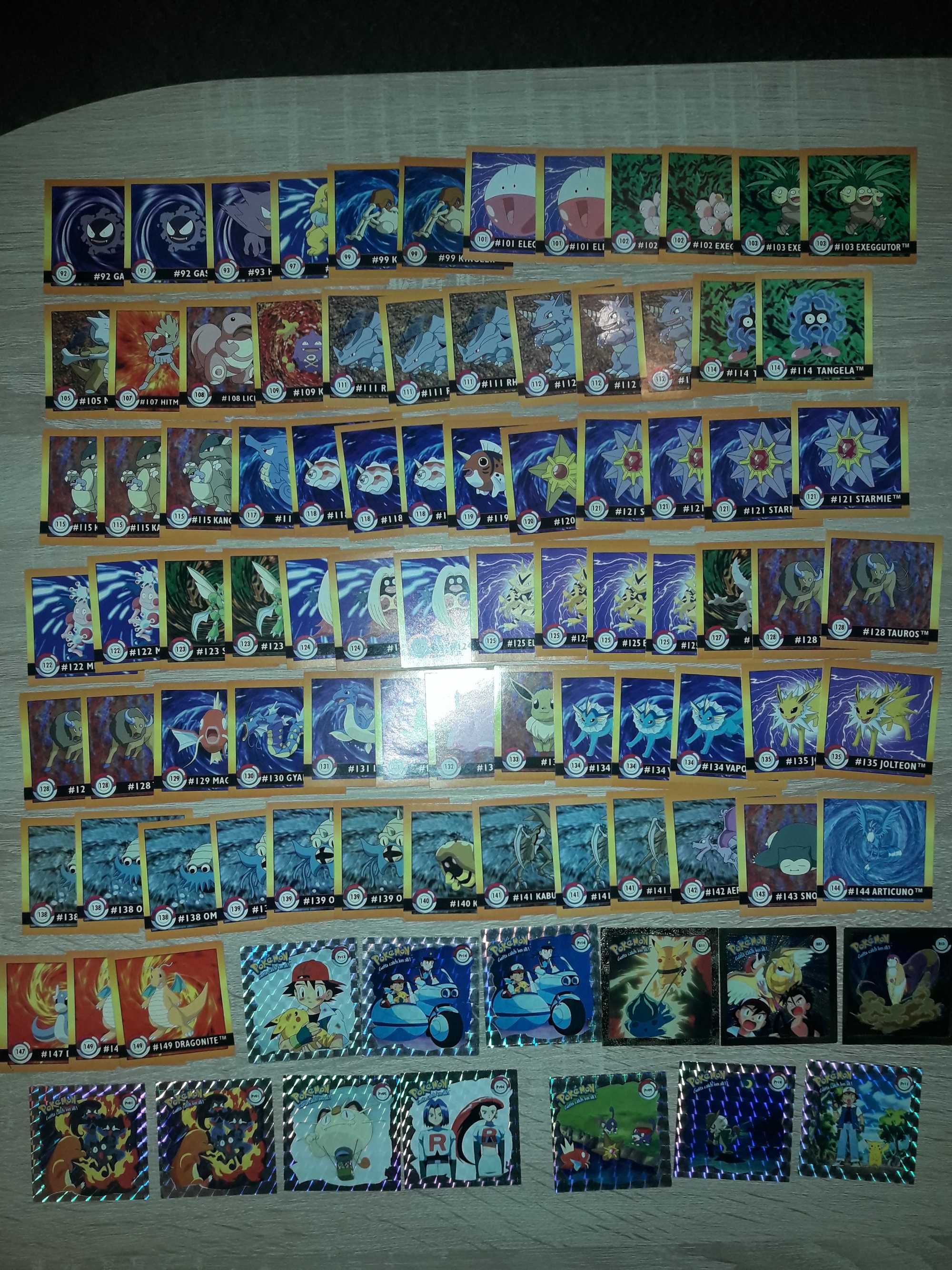 Naklejki pokemon Artbox 230 szt.