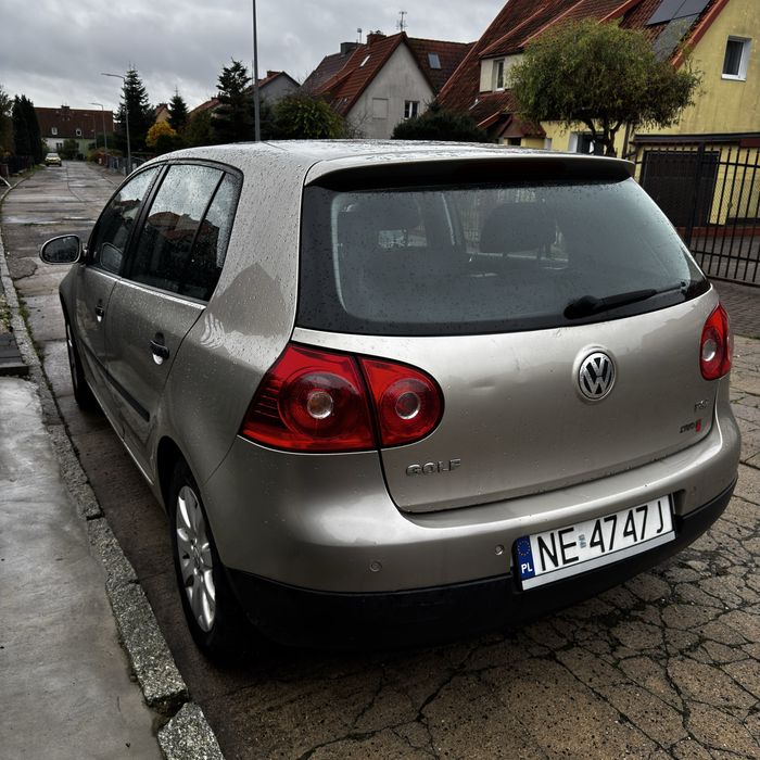 Volkswagen Golf V 1.4 FSI 90KM 2004