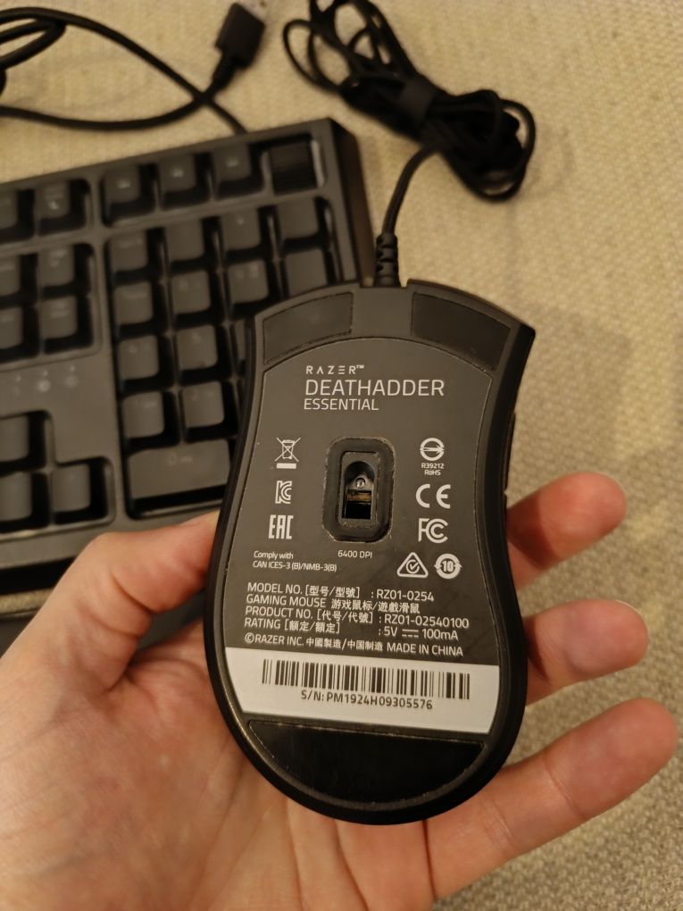 Teclado Razer Ornata v2 e Rato Razer Deathadder Essential
