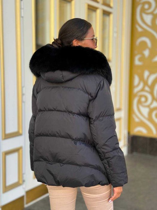 Стильні куртки з натуральним хутром