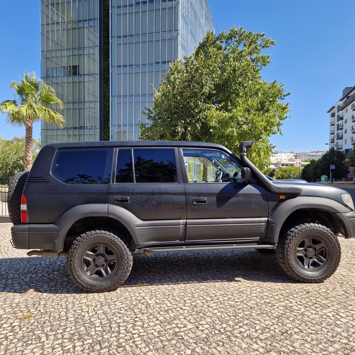 Toyota Land Cruiser KZJ95 100% legalizado e com muitos extras