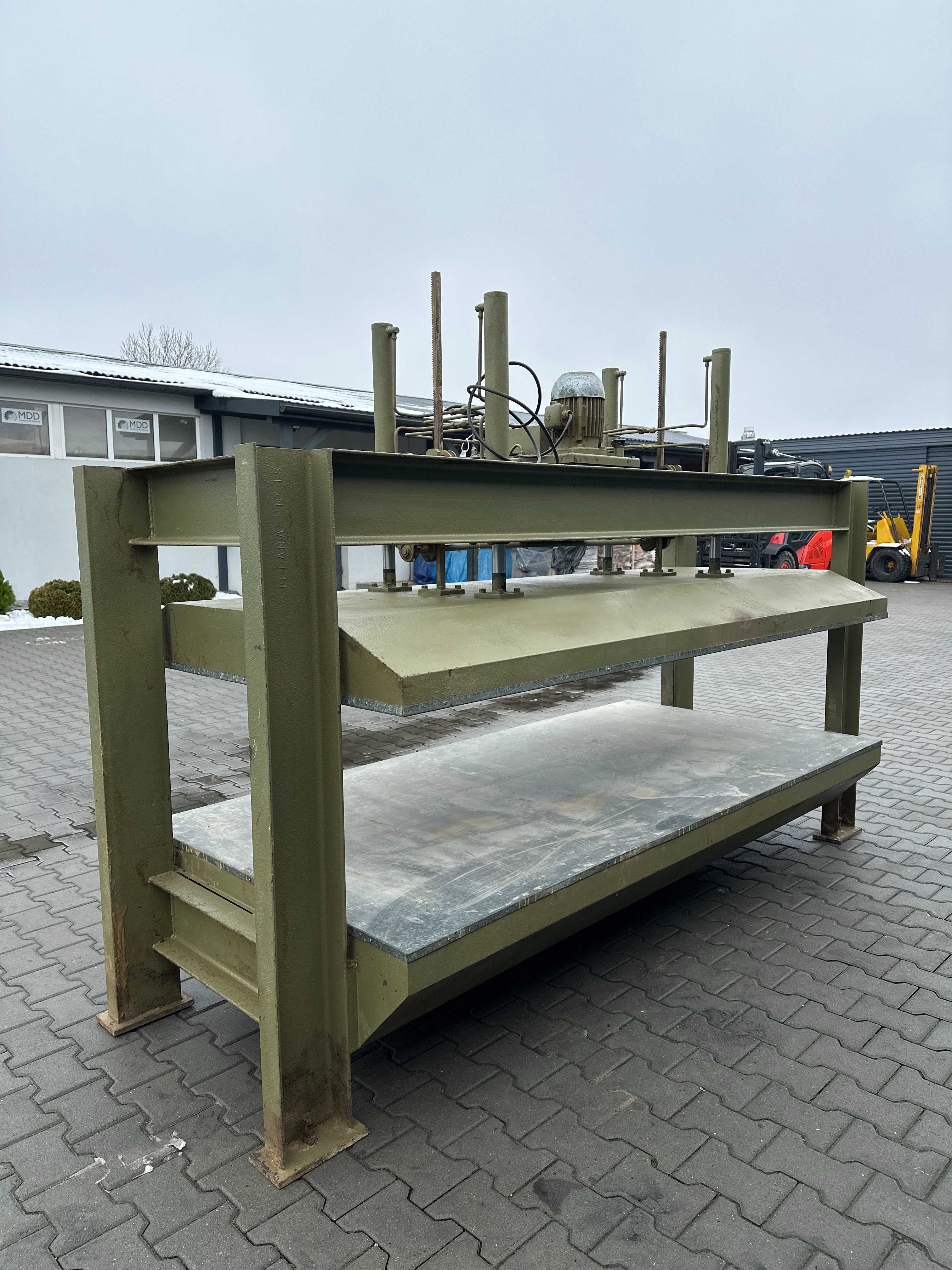 Prasa półkowa hydrauliczna BAIONI 2500x1200 mm (1268)