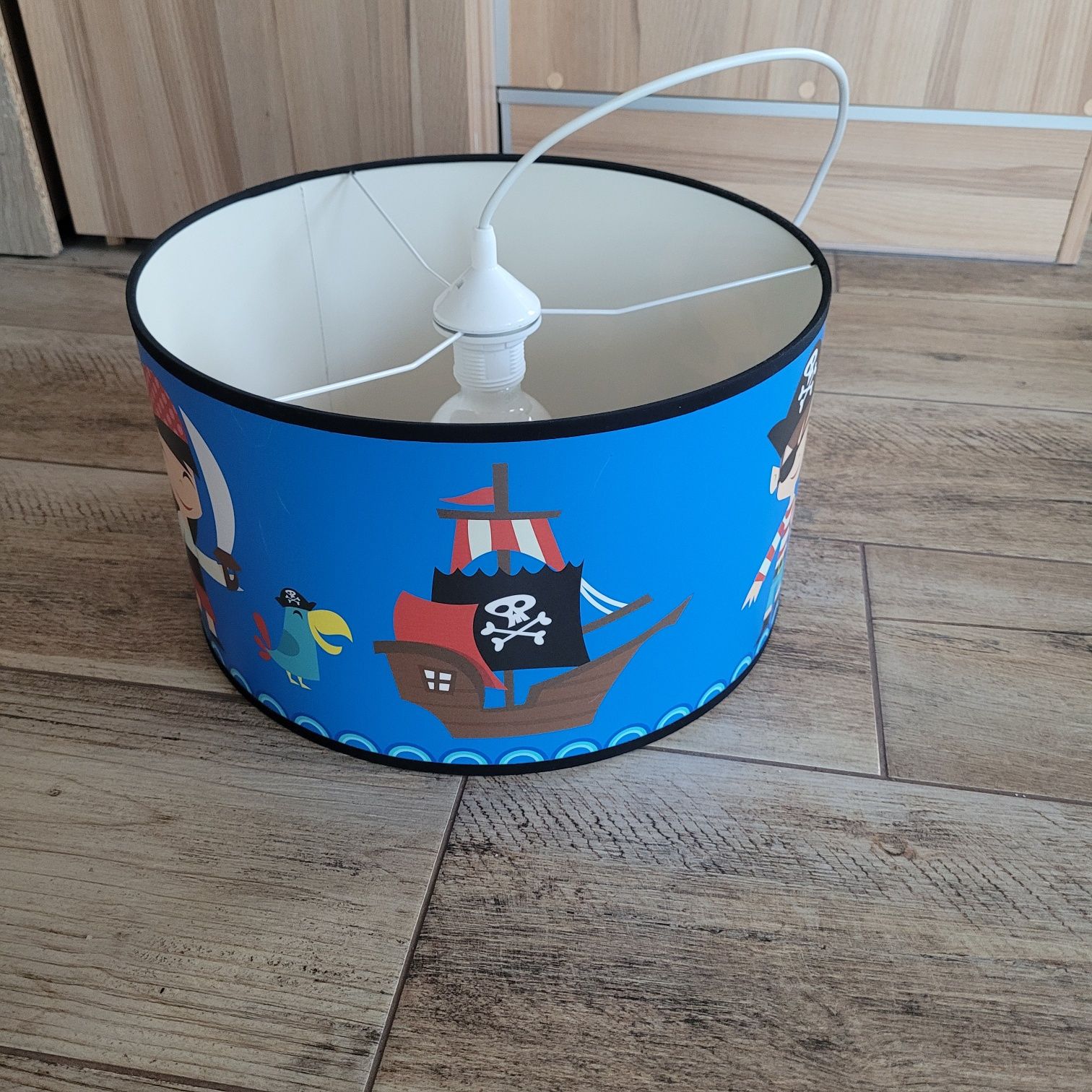 Lampa wisząca do pokoju dziecięcego