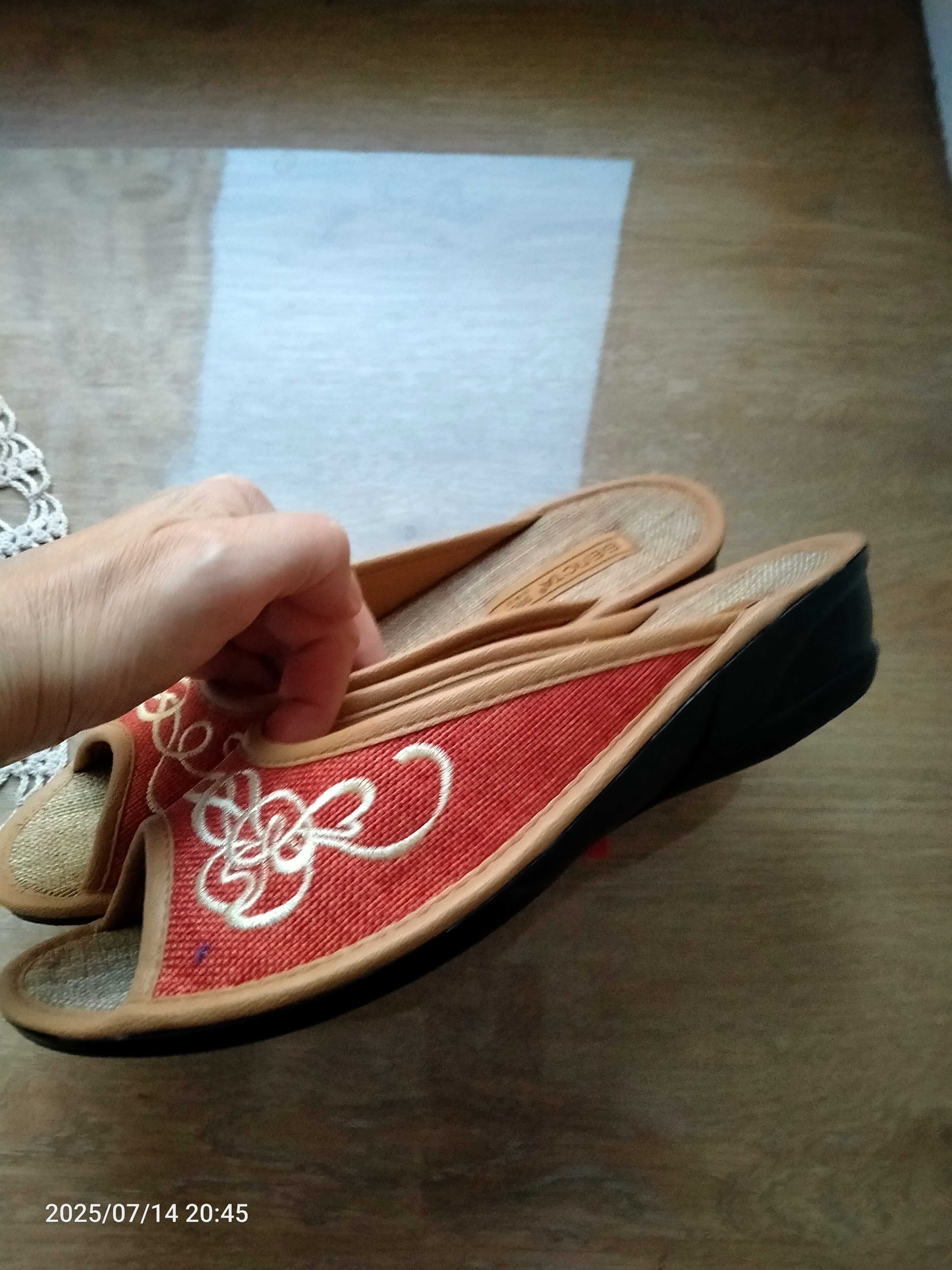 Тапочки Белста жіночі