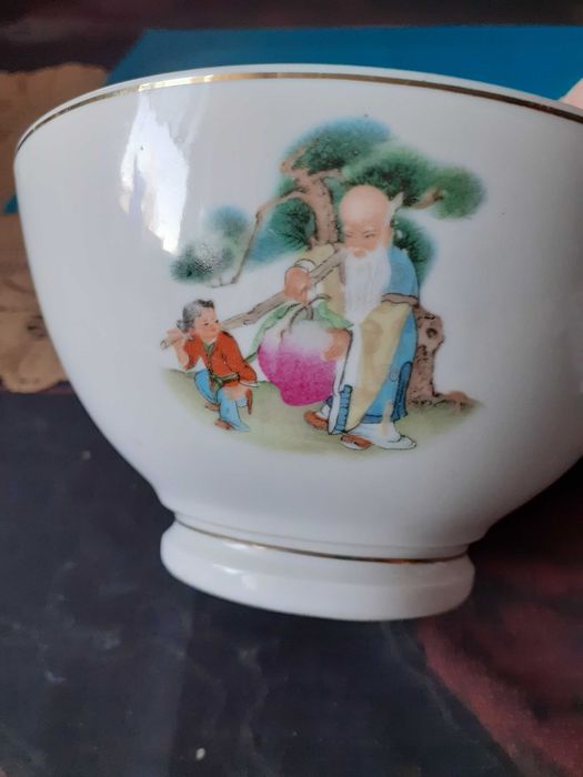 Trzy chinskie porcelanowe miseczki