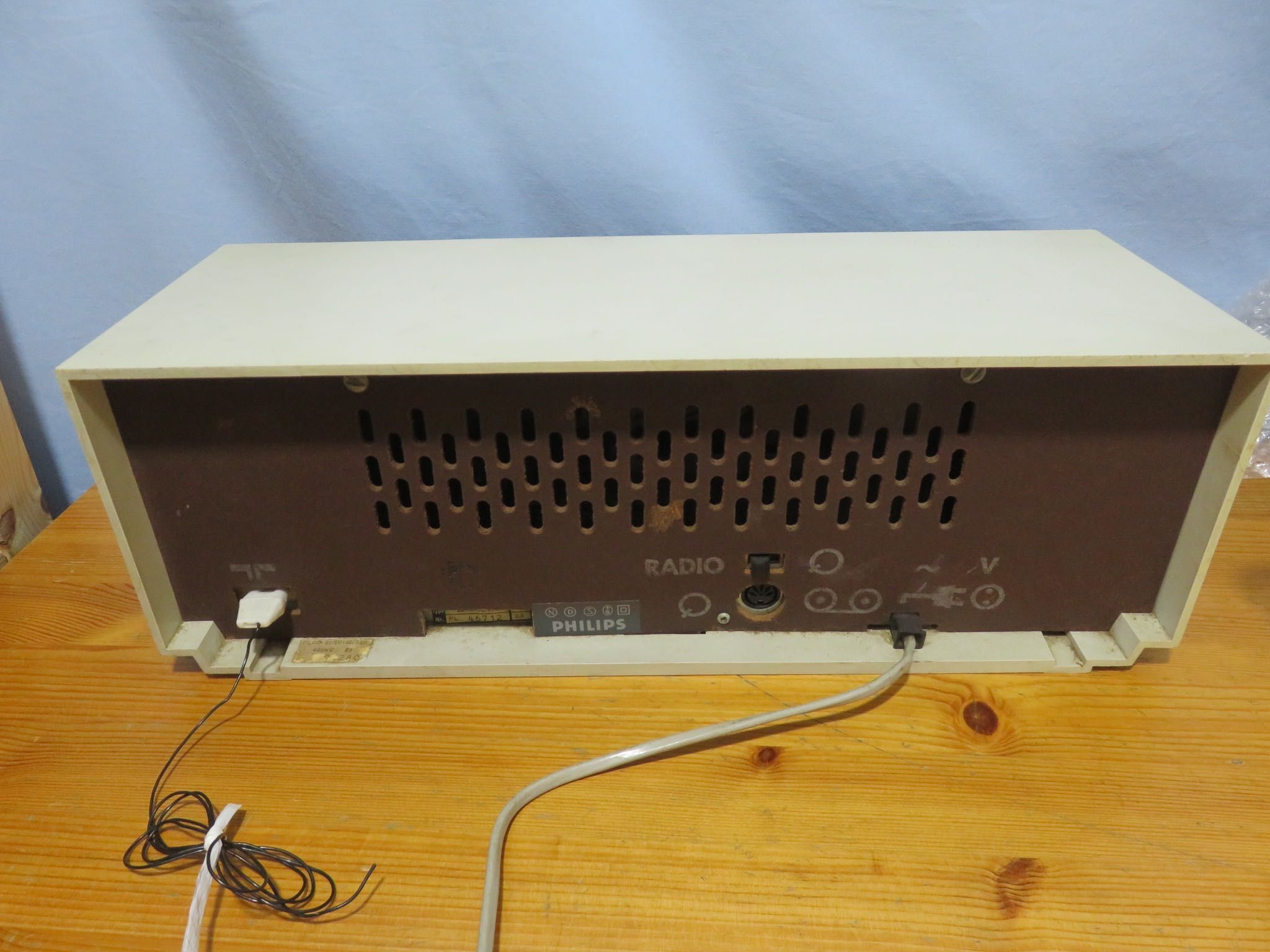 Radio PHILIPS antigo / vintage