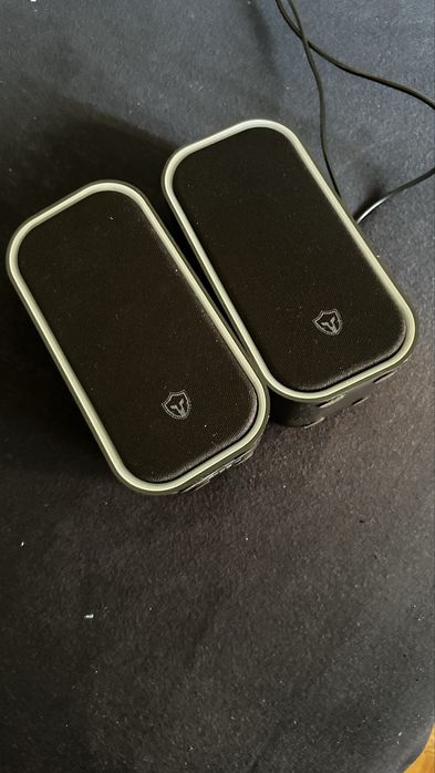 Coluna de som com led