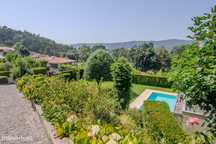 Moradia T5 com Jardim e Piscina