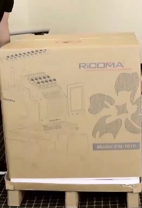 Máquina de Bordar RICOMA EM-1010 - NOVA