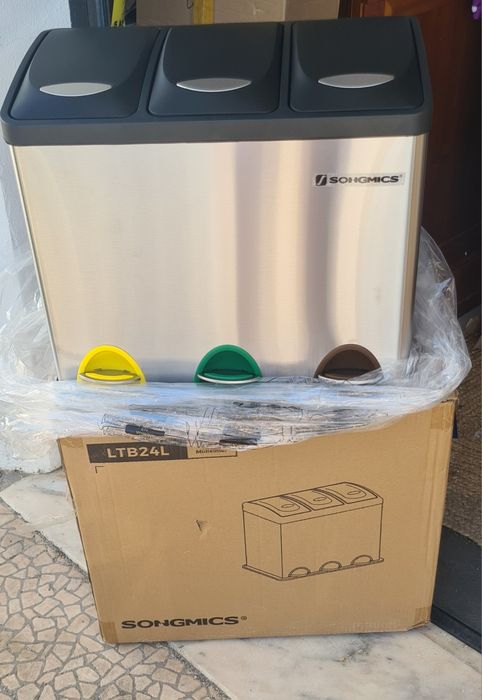 Caixote do lixo de reciclagem da marca SONGMICS
