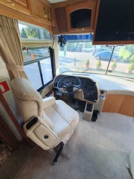 Kamper (RV)  Freightliner Cruise Air z 2006 roku