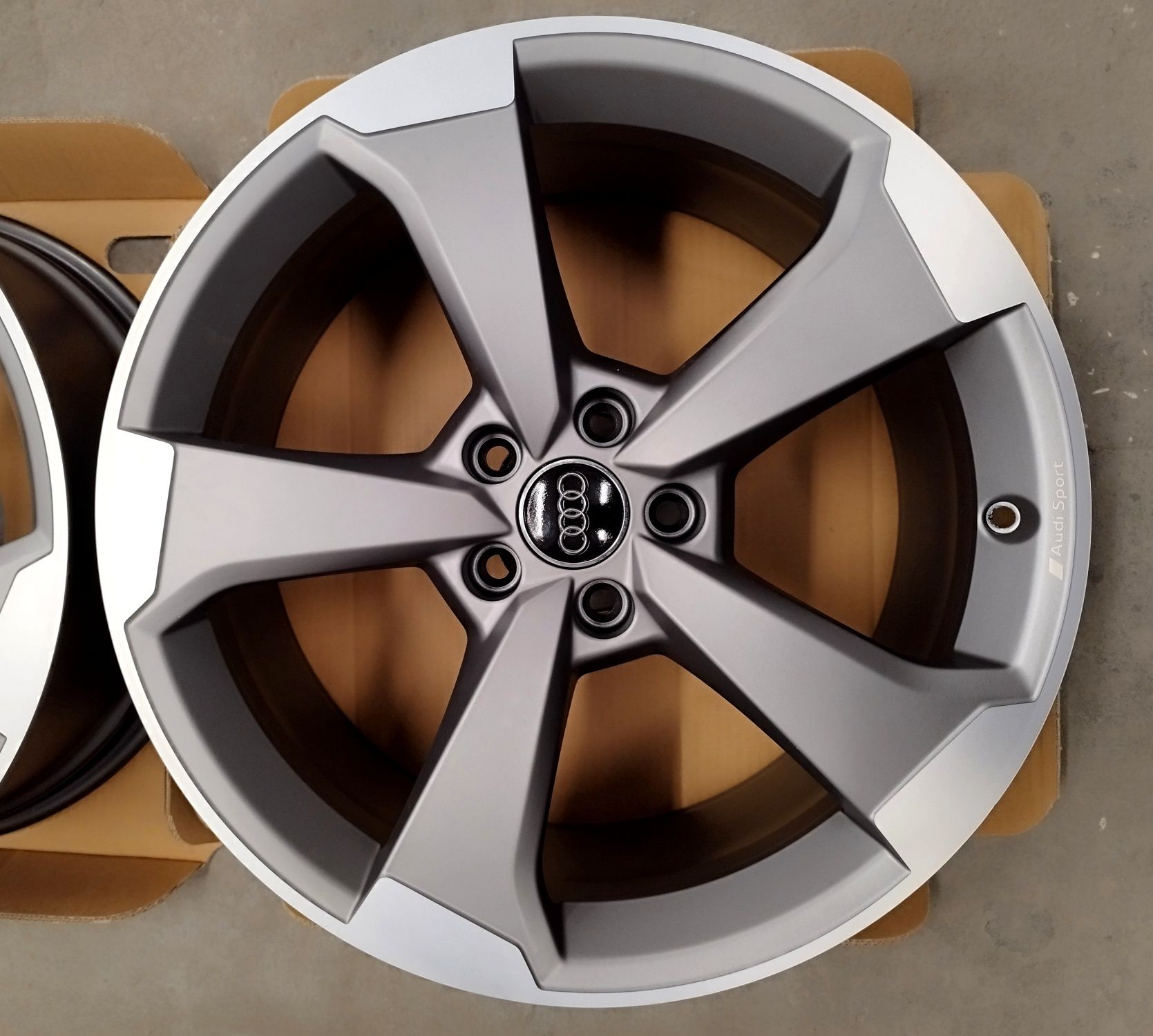 Oryginalne felgi Audi S4 A4 B8 B9 S5 A5 S6 A6 Rotor 19" 5x112 et40 8