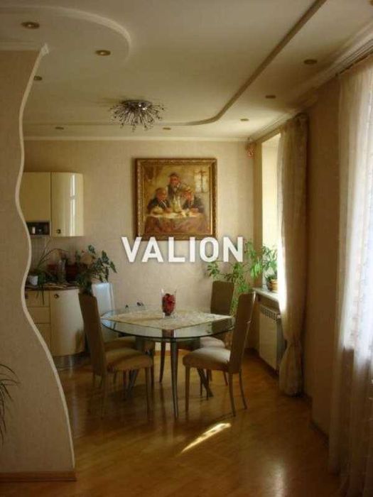 Продаж без% 4к квартири Богдана Хмельницького 62Б Шевченківський р-н