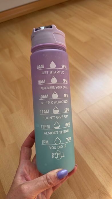 Świetny bidon ze słomką pojemność 750ml