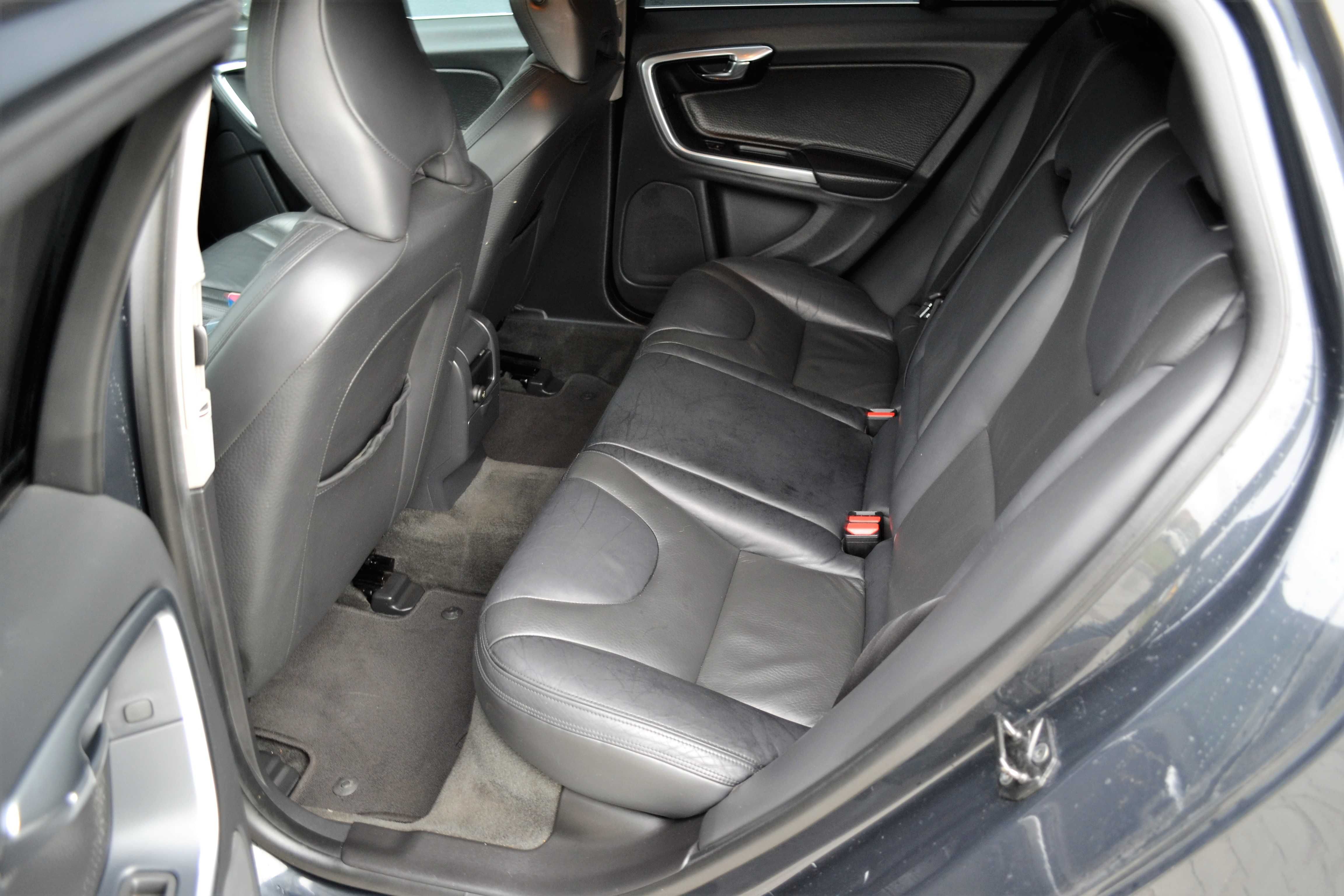 Volvo V60 1.6d 115KM**Skóra**Navi**Tempomat**Bluetooth**AUX/USB