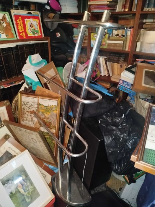 Vendo suporte de toalhas