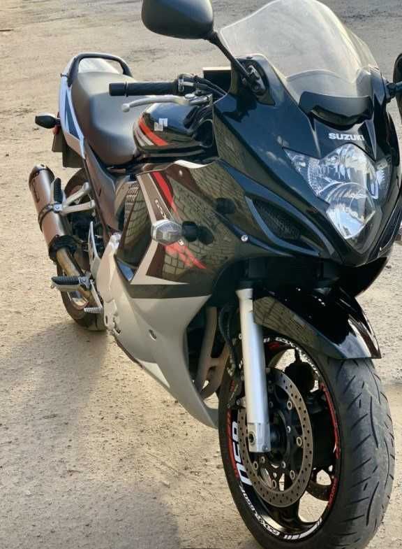 Продам, с Переоформлением Сузуки  GSX 650 В идеальном состоянии.