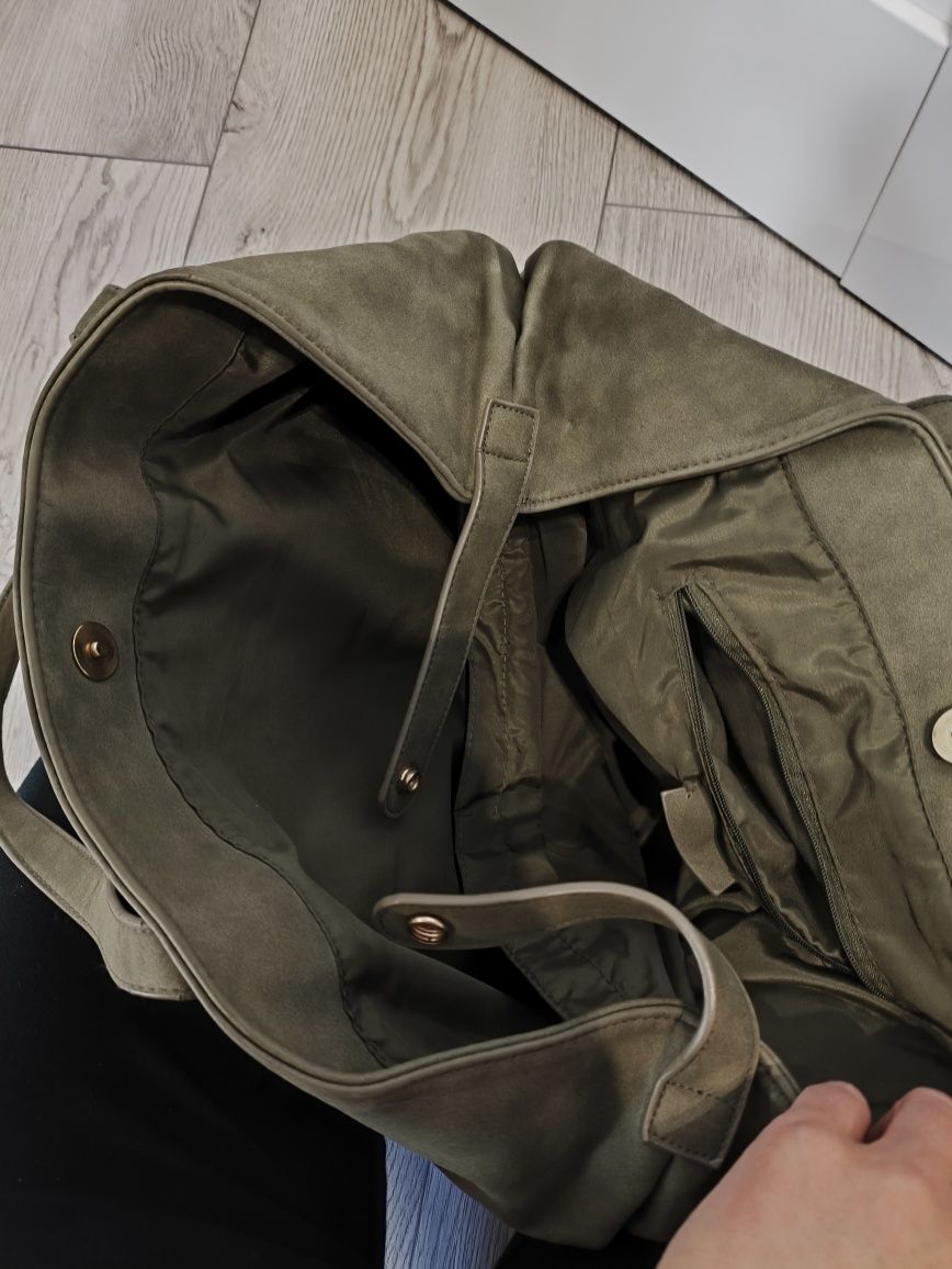 Torebka damska na ramię worek Pull&Bear