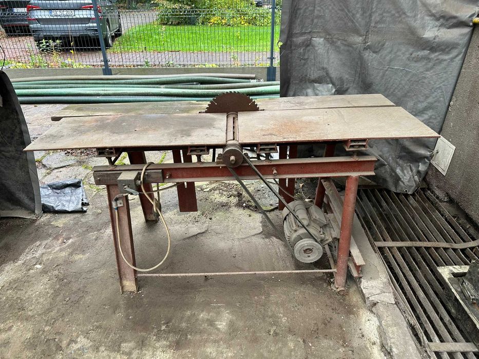 Piła stolikowa do drewna krajzega