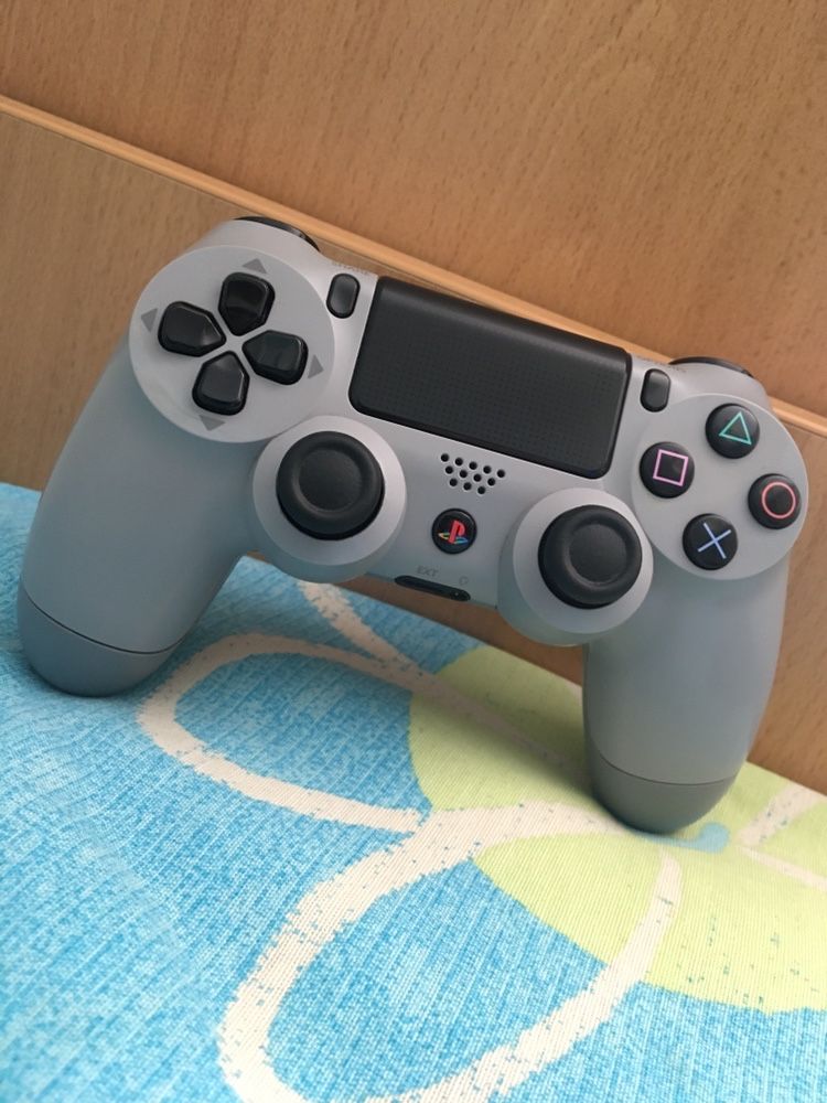 Dualshock 4 20th anniversary comando ps4