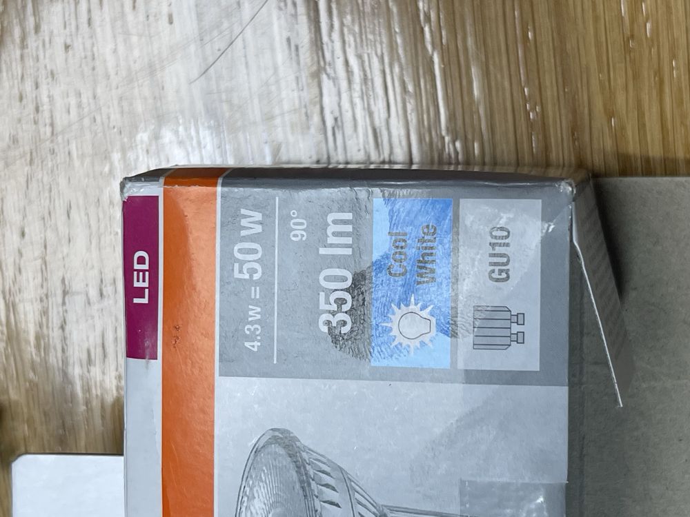 Trzy żarówki led białe światło 50 wat
