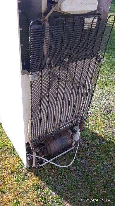 Lodówka Saratow Model 1524