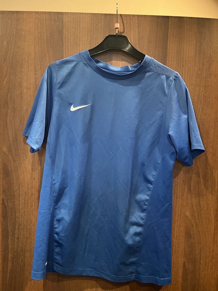 Koszulka sportowa t-shirt niebieski Nike o rozmiarze XL 152-158 cm