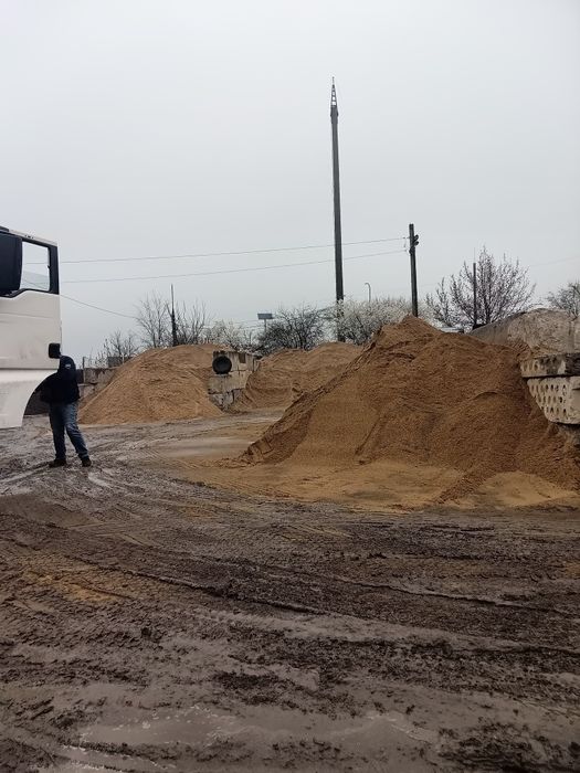 Доставимо пісок , щебінь , відсів , цемент