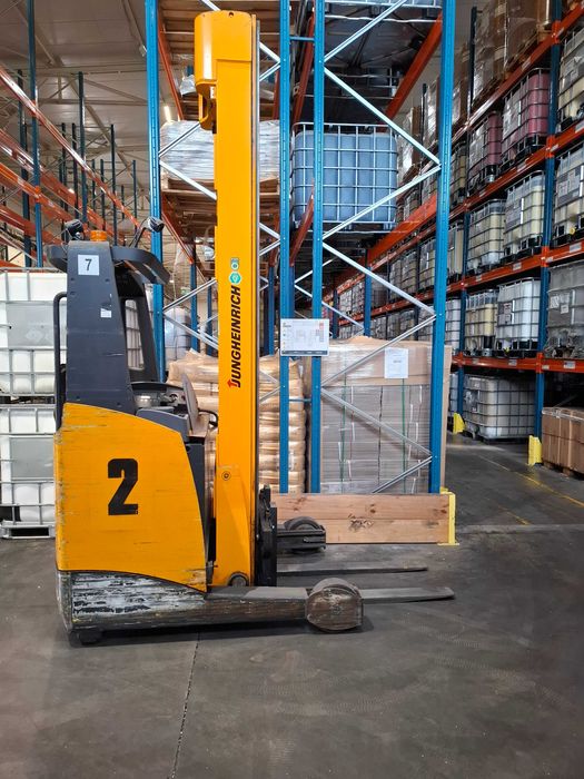 Wózek wysokiego składowania Jungheinrich ETV 214