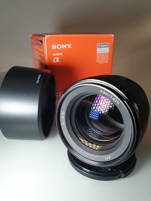 Sony FE 85 mm f/1.8 SEL85F18