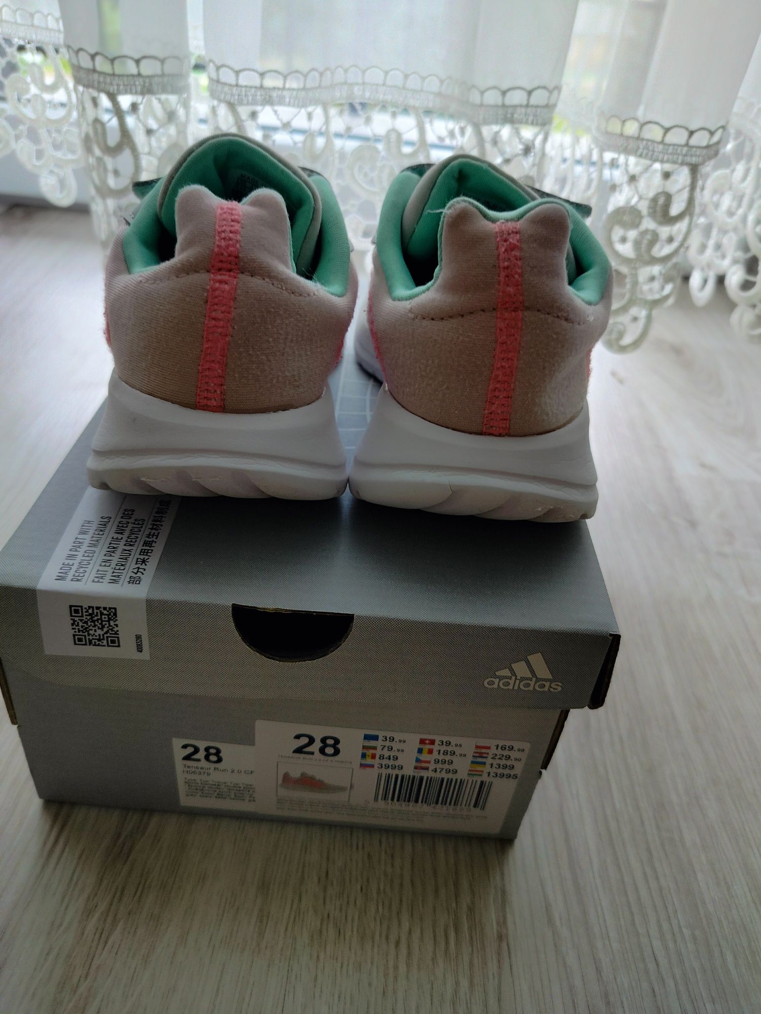 Buty Adidas dla dziewczynki 28