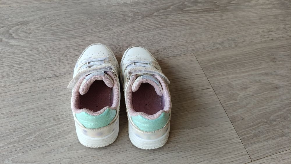 Adidasy dla dziewczynki rozm. 27